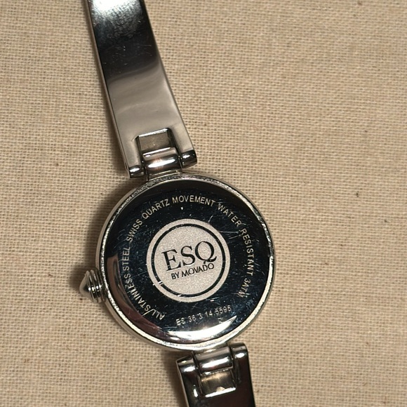 ESQ Swiss Ladies Quartz Watch Mother Of Pearl Dial Silver Tone Working WR 3ATM - Picture 4 of 7